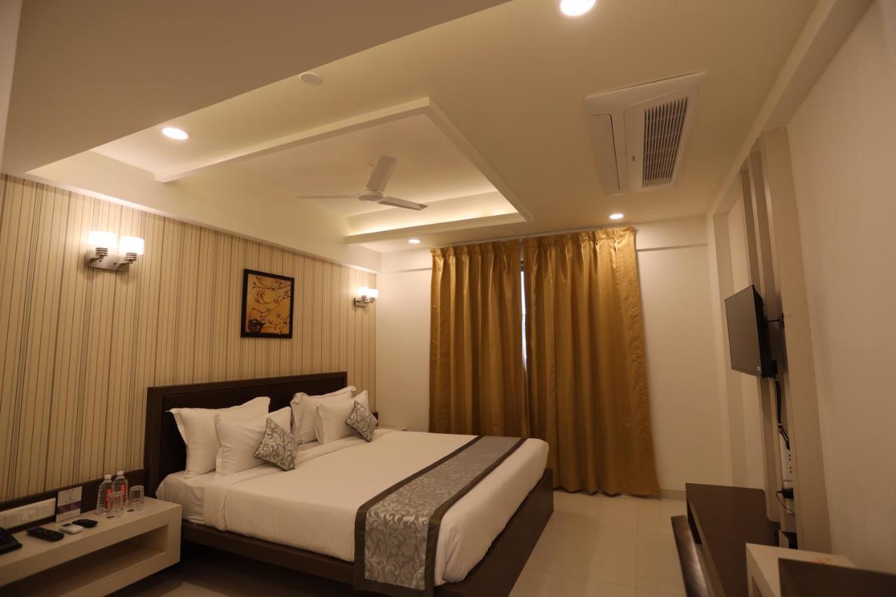 Click Collection Jaipur, Sindhi Camp Hotel Bagian luar foto